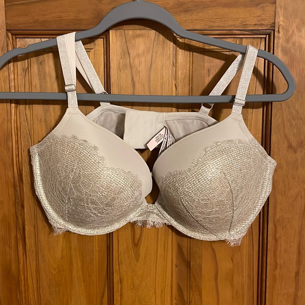 Lightly worn VS Dream Angels push up bra